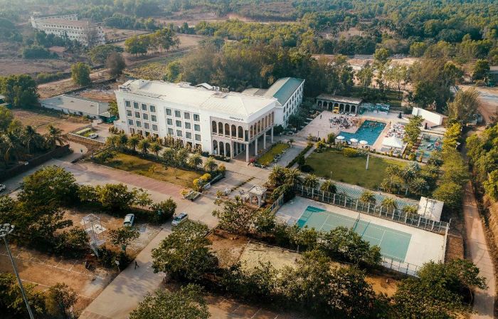 Uva Meridian Bay Resort & Spa
