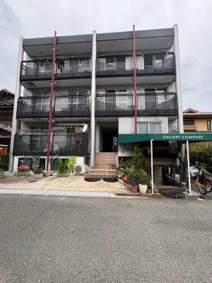Gallery Compass- Art Apartments Osaka with Breakfast Free Parking