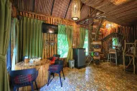 เขาสก ทรีเฮาส์ - บ้านพักหลังเล็ก
