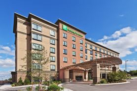 Holiday Inn & Suites Tulsa South