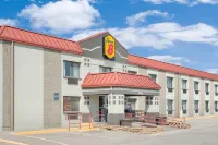 Super 8 by Wyndham Marshalltown Hotels near Marshalltown Community College
