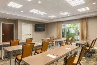 Residence Inn Denver Cherry Creek فنادق في غليندال