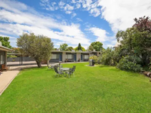 Hamilton Lakeside Motel Hotels in Hamilton