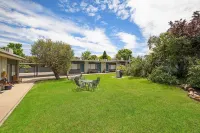 Hamilton Lakeside Motel Hotels in Hamilton