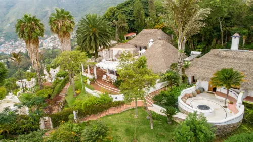 Tzampoc Resort - Pools