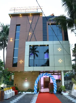 Kurianplackal Residency Hotels in der Nähe von राजगिरी हॉस्पिटल