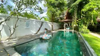 Sampai Villa Antapura - Rooftop Pools