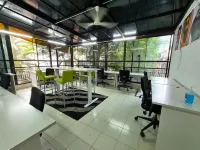 Hostel Lifespace- Twin Bungalow with Pods, Bunks, Private Rooms, CoWork & Cafe
