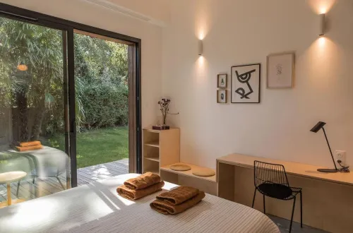 Salty Woods Lodge, Chambre d'hôtes Отели в г. Мессанж