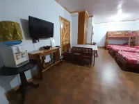 Log Homes Inspired Unit w/ Wi-Fi and Cable Hotels in 