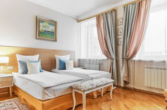 ポリアルト・オテリ クラスノヤルスクのホテル