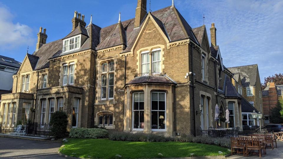 Cotswold Lodge Hotel