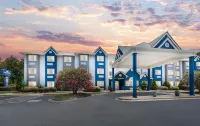 Microtel Inn & Suites by Wyndham Columbus North Hotels in Columbus