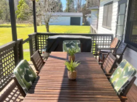 Giants Table and Cottages Hotels in New Norfolk