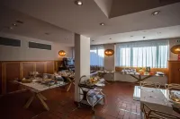 Hostellerie du Cheval Blanc - breakfast
