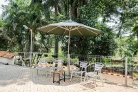 RedDoorz Near Trans Studio Mall Cibubur 3 Hotel a Harjamukti