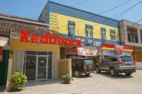 RedDoorz Near Kampus Uin Lampung Hotels in Sukarame
