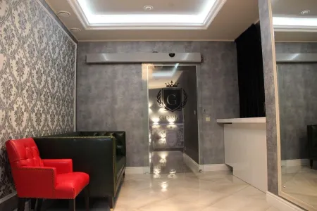 Империал Палас Отели рядом с достопримечательностью «Памятник А.П. Чехову»