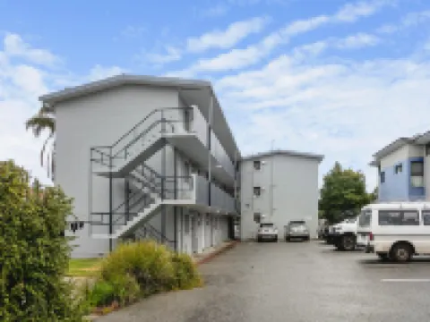 Malibu Apartments - Perth Hotels in West Perth