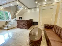 Hotel372 Hotel Hôtels à proximité de : Holy Aleksiyevskiy Convent