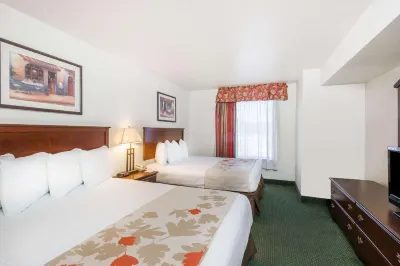 Clarion Pointe Charleston - West Ashley Hotels in Charleston