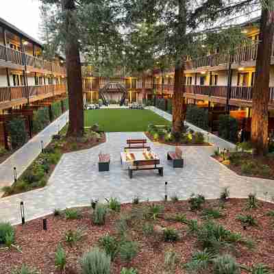 Embassy Suites by Hilton Napa Valley Hotel Exterior