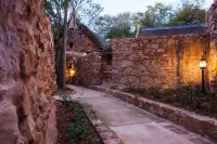 Pierneef's Kraal Отели рядом с достопримечательностью «Jakaranda Cl»