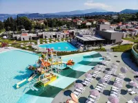 Sisan Family Resort - Beach