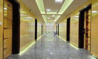 The Gold Regency - 02 Mins from New Delhi Railway Station