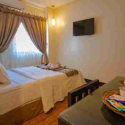 West Loch Park Hotel Vigan Rooms