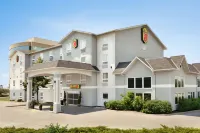 阿賈克斯-多倫多速8酒店 鄰近Ajax Downs Racetrack的酒店