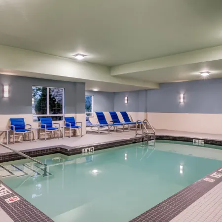 Holiday Inn Express & Suites OTTAWA AIRPORT by IHG