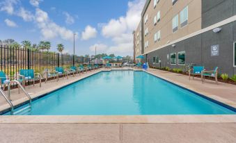 La Quinta Inn and Suites by Wyndham Houston Spring South