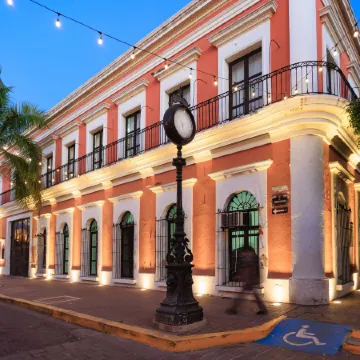 Courtyard Mazatlan Beach Resort