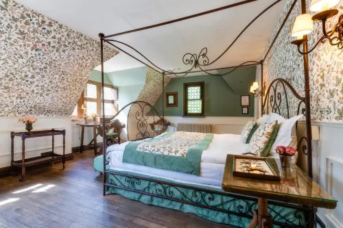 Luxury Guesthouse Bonifacius - Unique Location - อ่างจากุชชี่