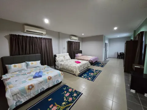 Putra Sentosa Retreat Camp, Sematan Hotels in Lundu