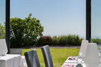 La Metairie du Vauhariot - Cottages de Caractère Terrasse Vue Mer Piscine Intérieure Chauffée - petit déjeuner