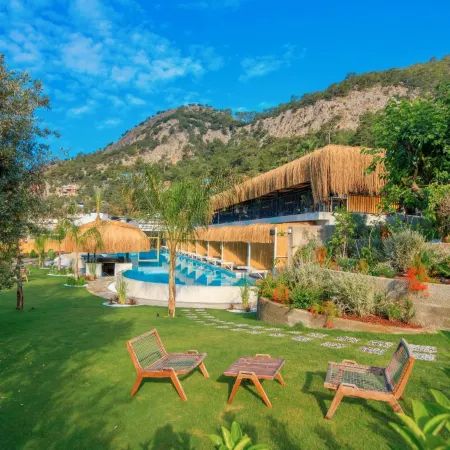 Morina Deluxe Hotel