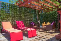 Hotel and Dive Center Roatan Yacht Club Hotels in Pristine Bay