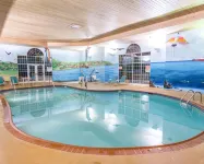 Comfort Suites - Pools