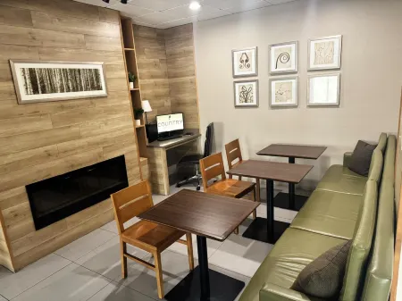 Country Inn & Suites by Radisson, Midway - Tallahassee West