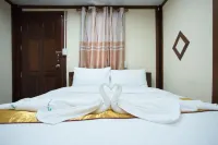 Talad Nam Klong Hae Resort Hotels in 