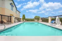 Days Inn by Wyndham Lincoln - 2-Star