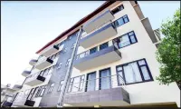 Uphill Courtyard Family Suites for 1 to 6 People on Hilltop - 3 étoiles
