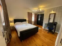Ashmina Holiday Let with Free Onsite Parking for Small Vans and Cars Only - Parkering