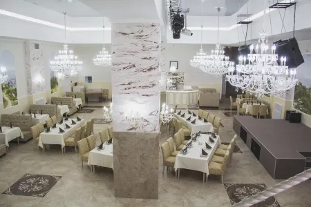 Вишневая гора Отели рядом с достопримечательностью «Свято-Алексиевский женский монастырь»