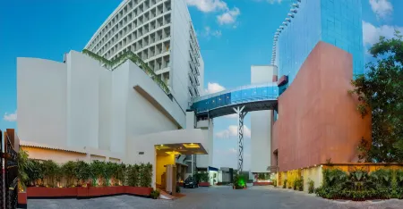 Peerless Hotel Kolkata Отели рядом с достопримечательностью «Форт Уильям, Индия»