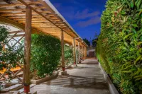 African Roots Guesthouse Entebbe