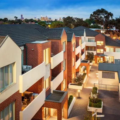 MainStay Suites Kew Hotels near Kew
