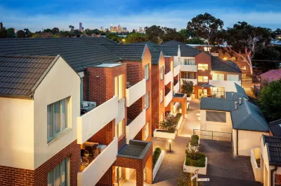 MainStay Suites Kew Hotels near Kew